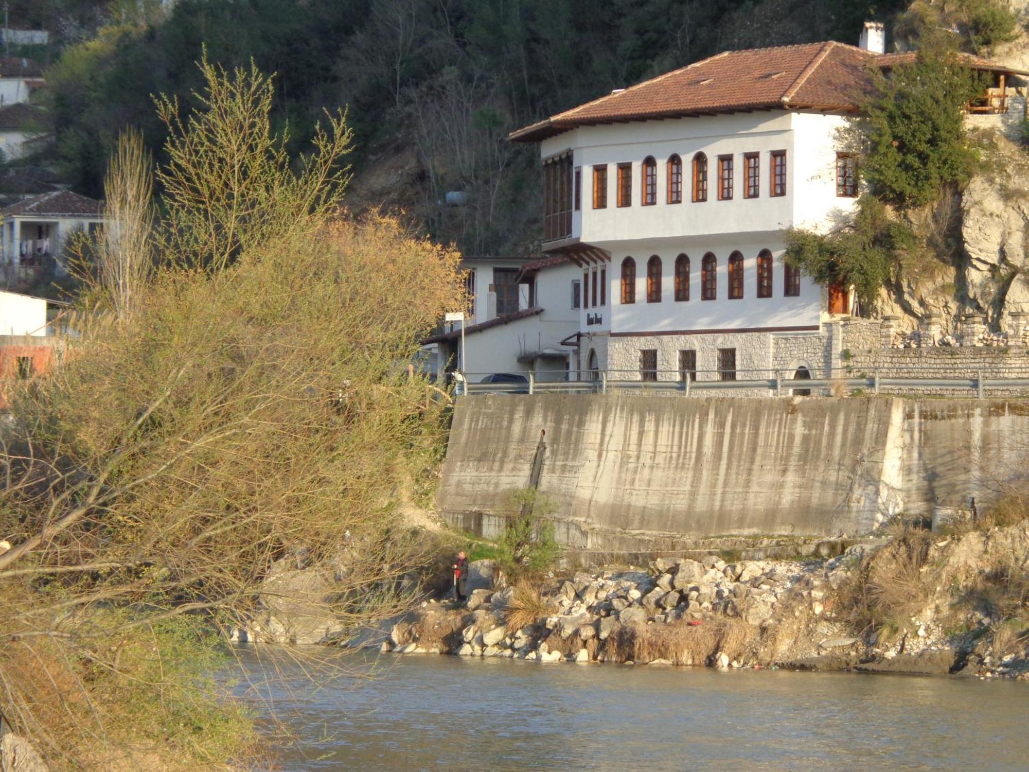 Hotel Demaj Berat Exterior foto